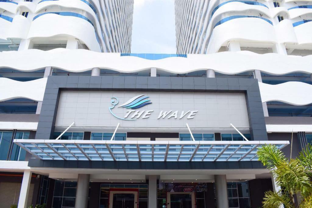 Mykey The Wave A-23-15 Melaka City Luaran gambar